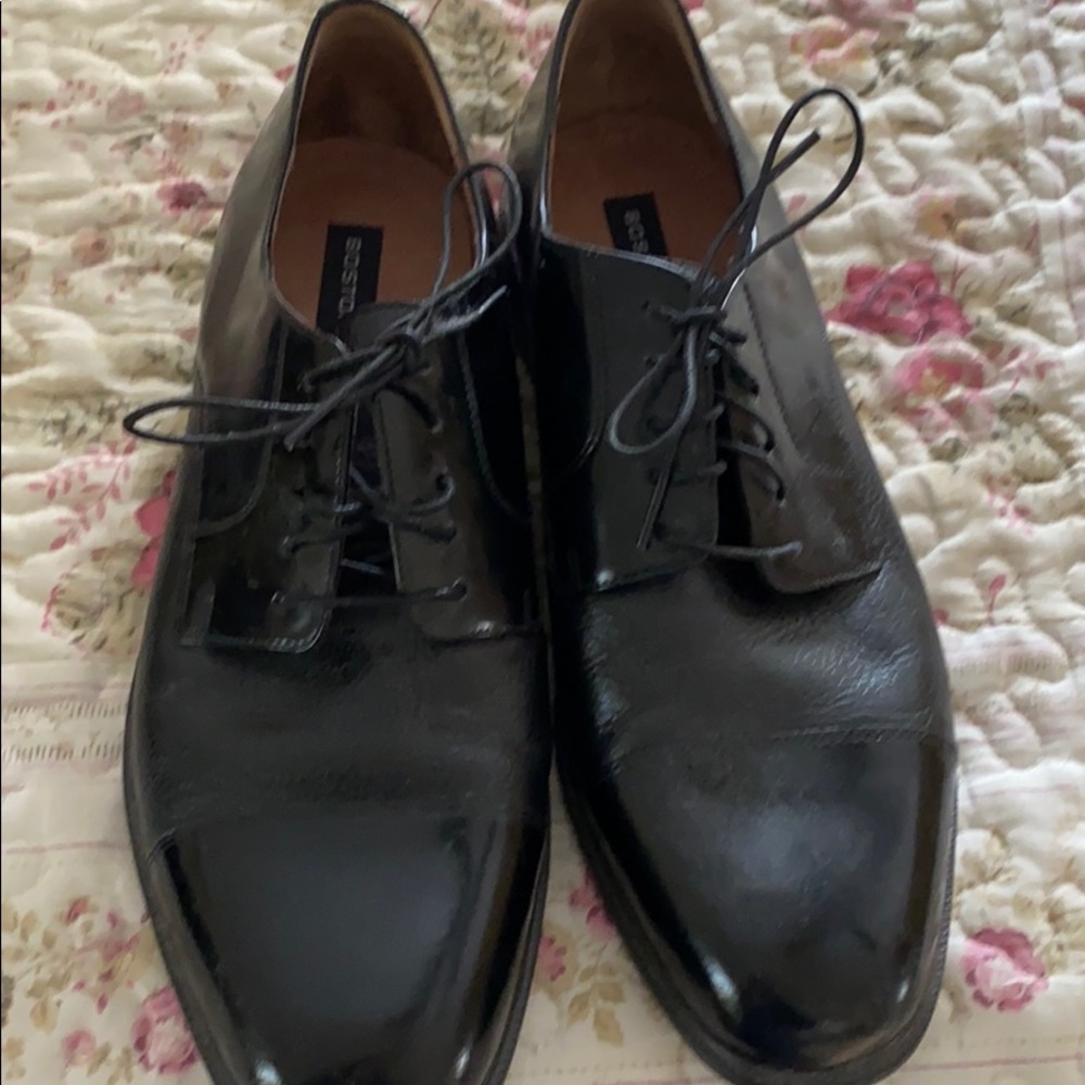Men’s black dress shoes